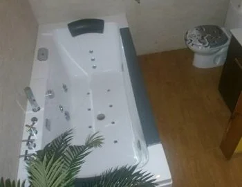 Jacuzzi privado que puedes encontrar en la Suite Club