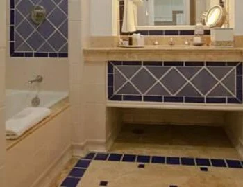 Disfruta de la Suite de lujo con tu pareja.