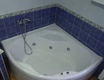Hidromasaje en la Habitación Doble - 1 o 2 camas para una estancia muy especial o aniversario de bodas.