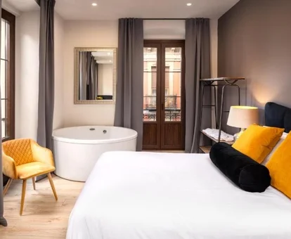 habitacion con jacuzzi del suite 1907 Gijon