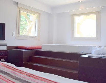 jacuzzi privado en la habitación del hotel rural Ferrero