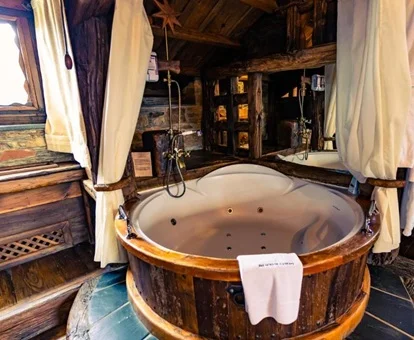 habitacion con jacuzzi Hotel Palacio de Canedo León