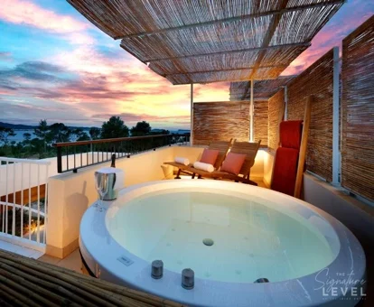 habitacion con jacuzzi exterior