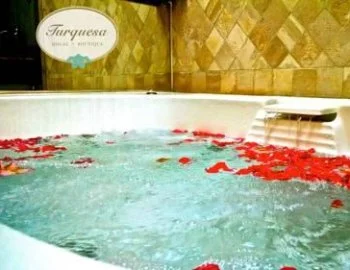 El Alojamiento Vacacional con bañera de hidromasaje.