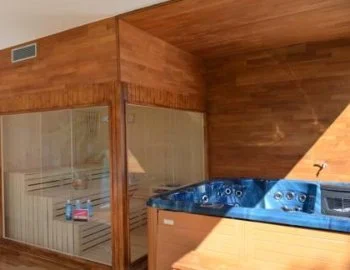 Este es la Casa de 4 dormitorios para disfrutar con tu pareja de un jacuzzi privado.