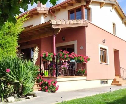 Acogedor hotel con encanto con bellos jardines.