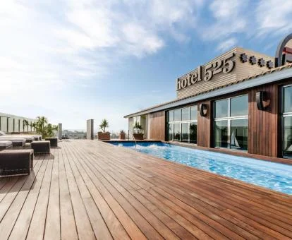 Precioso hotel con encanto con piscina exterior.