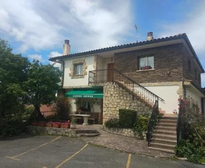 Edificio de piedra de este hotel rural tradicional.