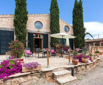 Coqueto agroturismo con zona exterior ideal para parejas.