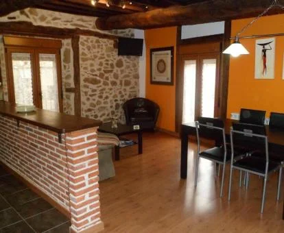 Interior de uno de los apartamentos rústicos de este establecimiento.