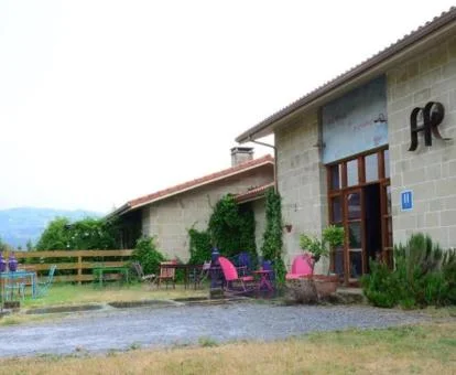 Edificio de este hotel rural rodeado de naturaleza.
