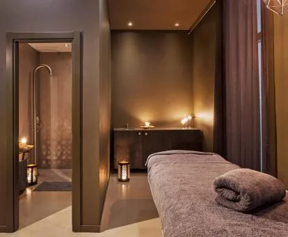 Sala para masajes y tratamientos del centro de bienestar del hotel.