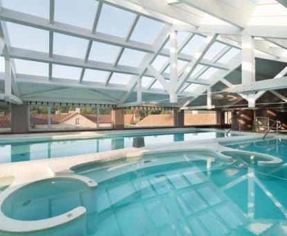 Zona de aguas del centro de bienestar de este hotel con encanto.