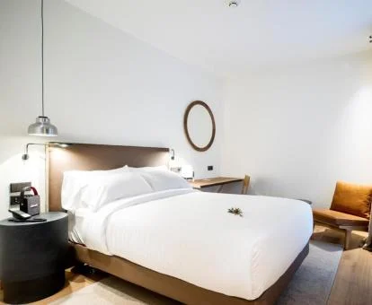 Una de las amplias y luminosas habitaciones de este precioso hotel boutique.