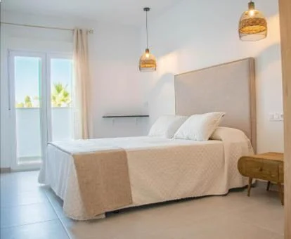 Una de las amplias y luminosas habitaciones dobles de este coqueto hotel boutique.
