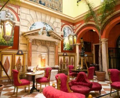Uno de los elegantes espacios de uso compartido de este hotel boutique de estilo tradicional.