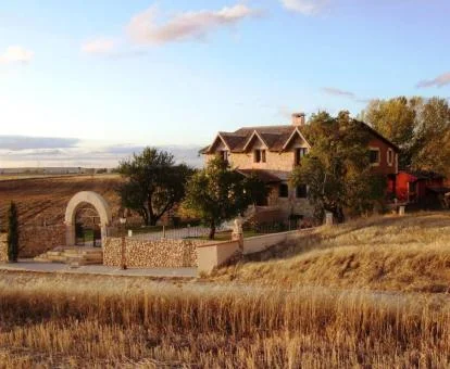 Precioso establecimiento en una zona rural tranquila ideal para descansar.