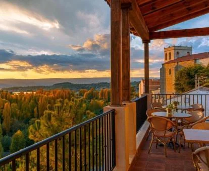 Terraza con fabulosas vistas al campo de este hotel rural.