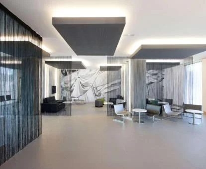 Uno de los elegantes espacios de uso compartido del hotel.