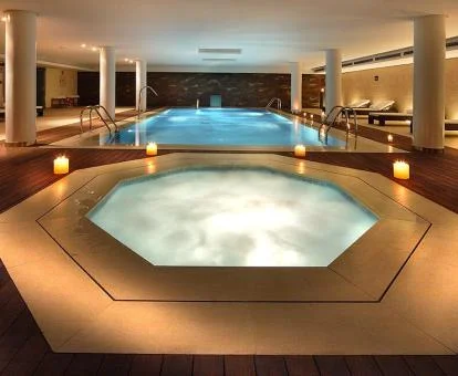 Zona de aguas del centro de bienestar del hotel.