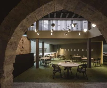 Uno de los sofisticados espacios de uso compartido de este elegante hotel.