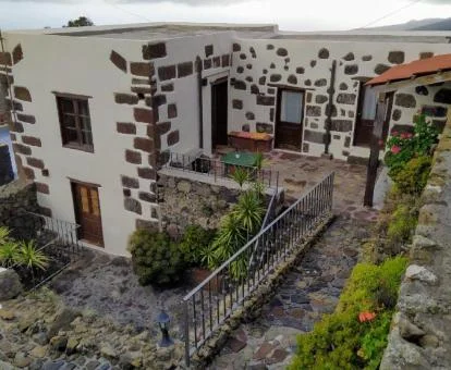 Acogedora a casa rural tradicional con zona exterior privada.