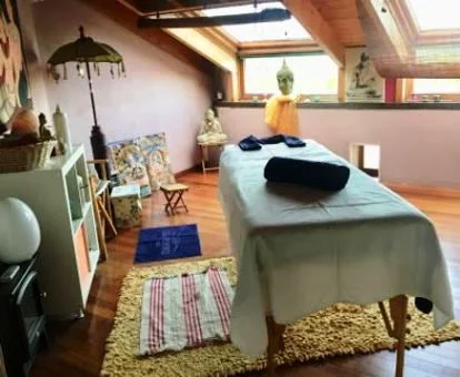 Sala para masajes y tratamientos del centro de bienestar del hotel.