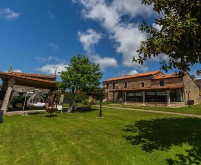 Precioso hotel boutique rural con amplios jardines.