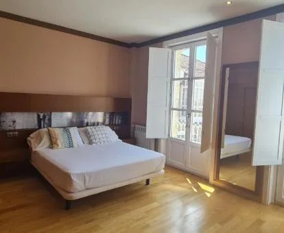 Una de las amplias habitaciones dobles de este maravilloso hotel rural.