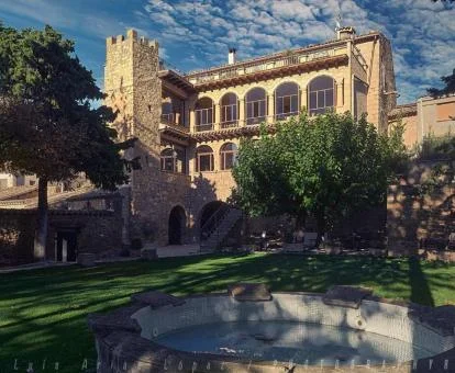 Edificio rural con amplios jardines de este precioso hotel.