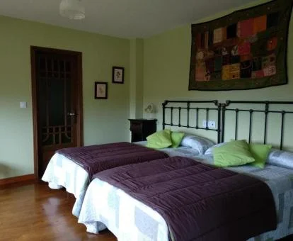 Una de las acogedoras habitaciones de estilo tradicional de este hotel rural.