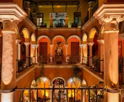 Interior de este elegante hotel boutique de estilo tradicional andaluz.