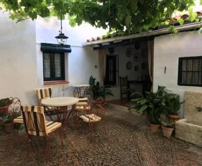 Zona exterior de esta acogedora casa con encanto.