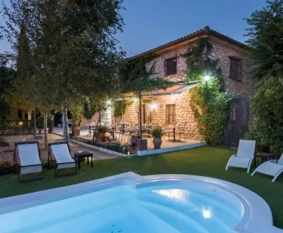 Precioso alojamiento con piscina exterior privada y jardín.