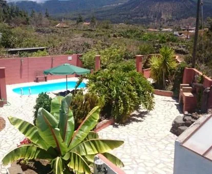 Establecimiento rural de bungalows solo para adultos con piscina exterior.