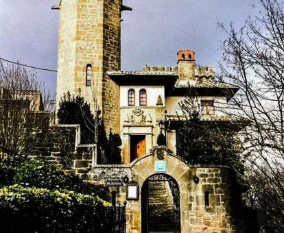 Precioso castillo que alberga este hotel romántico ideal para parejas.