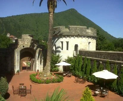 Edificio de este encantador hotel rural con zonas exteriores.