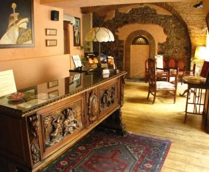 Uno de los elegantes espacios de este acogedor hotel de estilo tradicional.