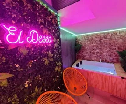 Fabuloso rincón con jacuzzi privado de este apartamento independiente.