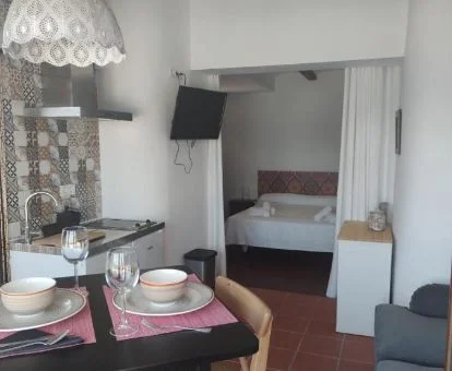 Interior de este acogedor apartamento independiente ideal para parejas.