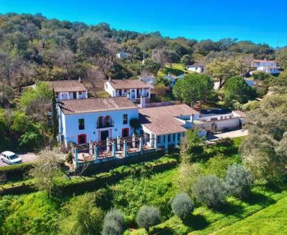 Finca rural en medio de la naturaleza ideal para disfrutar de una escapada en el campo.