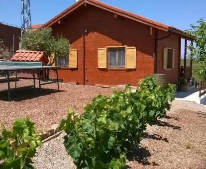 Coqueta casa independiente con zona exterior privada.