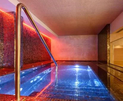 Zona de aguas del spa del hotel.