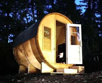 Sauna en el exterior de este glamping con encanto.