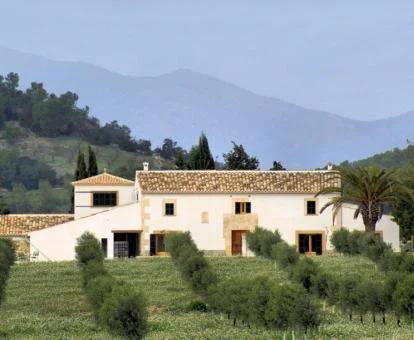 Edificio de este hermoso agroturismo ideal para disfrutar del turismo rural.