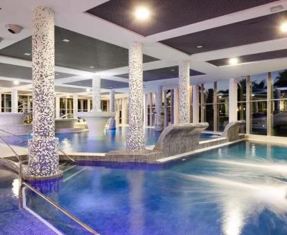 Fabulosa zona de aguas del centro de bienestar de este hotel.