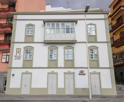 Edificio de este coqueto hotel emblemático en el centro de la ciudad.