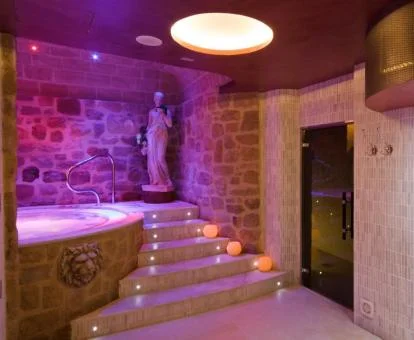 Acogedor centro de bienestar de este hotel ideal para parejas.
