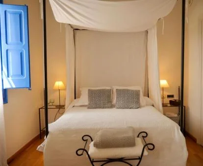 Una de las acogeodras habitaciones dobles de este hotel boutique.