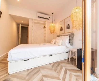 Una de las luminosas habitaciones dobles de este hotel boutique.